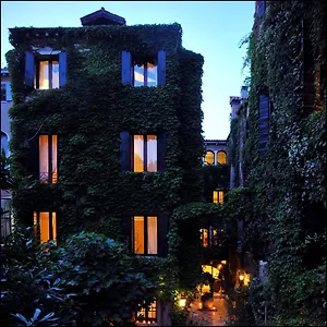 Hotell Flora
